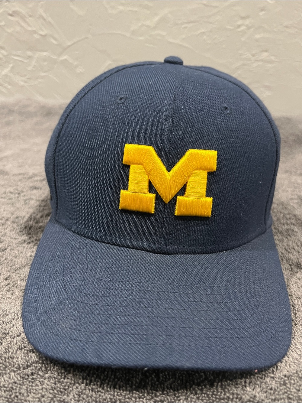🔥🏈 New MICHIGAN WOLVERINES College NIKE On-Field Dri-Fit Flex Fit Hat Cap S/M